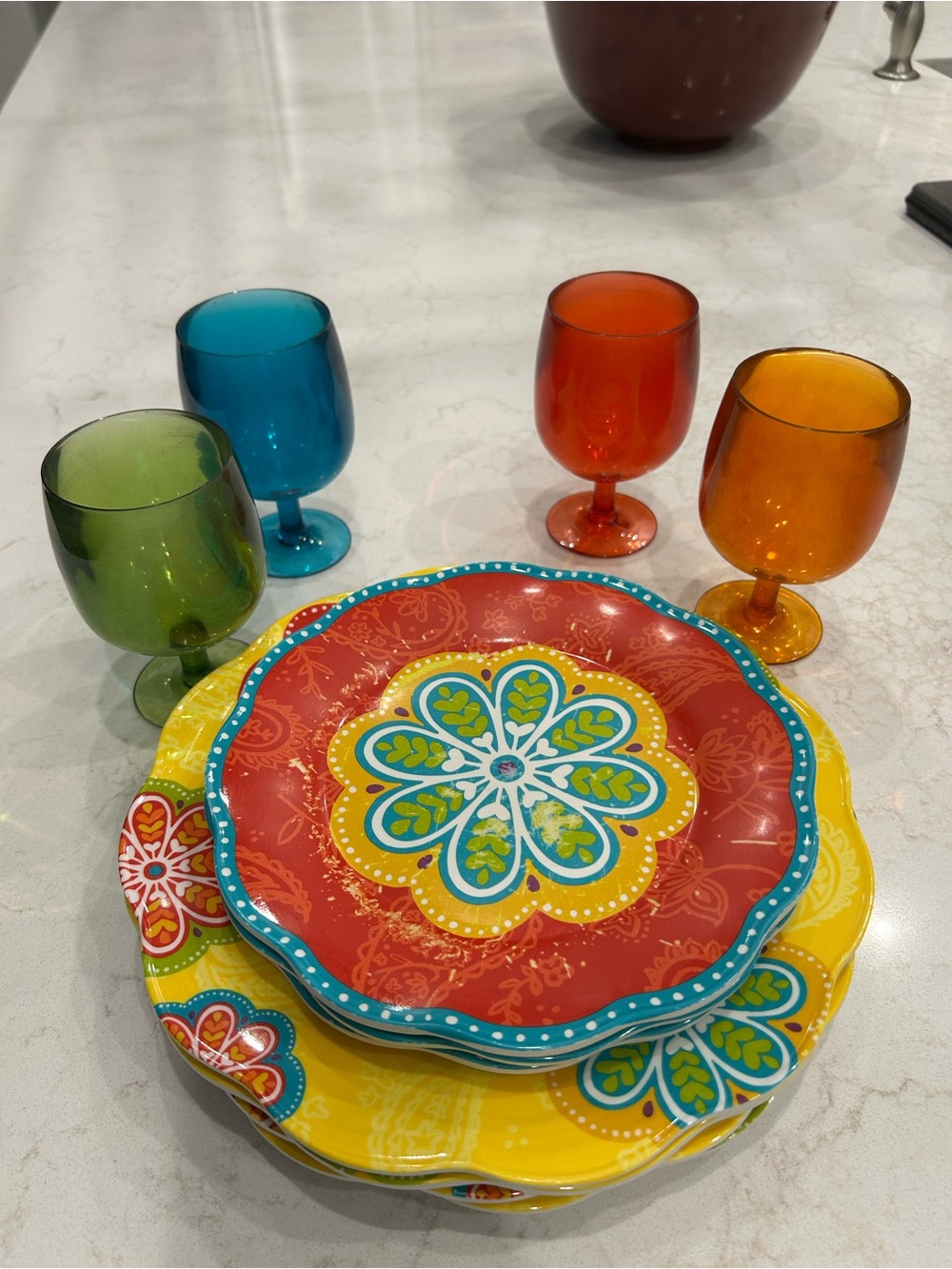 Colorful plastic dinnerware  Plates with Multicolor Goblets